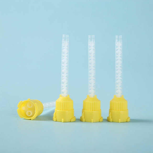 Consejos de mezcla precisos de amarillo para llenar equipos de dientes